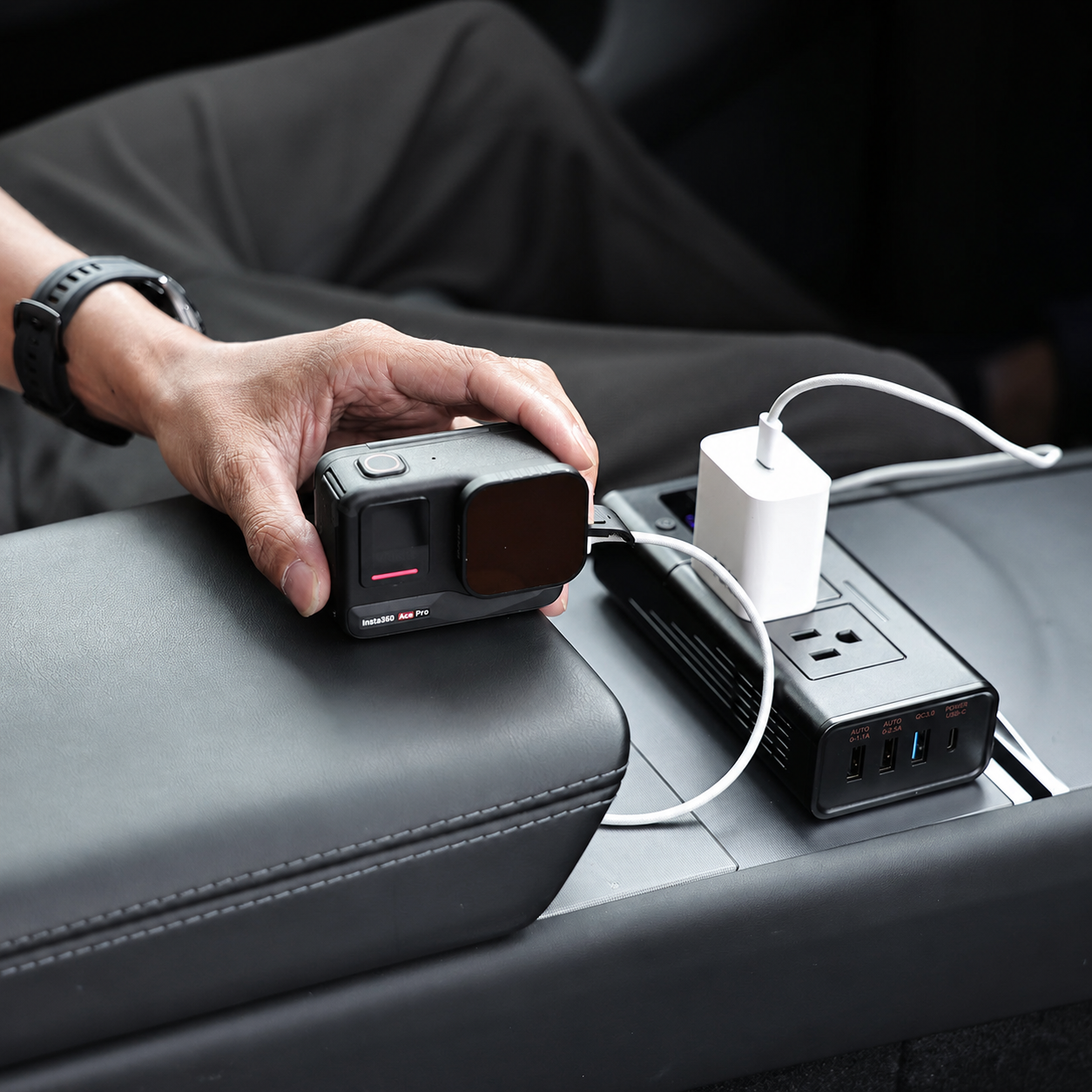 200W Car Power Inverter for Tesla, 12V DC to 110V AC Converter with PD 3.0 Fast Charging