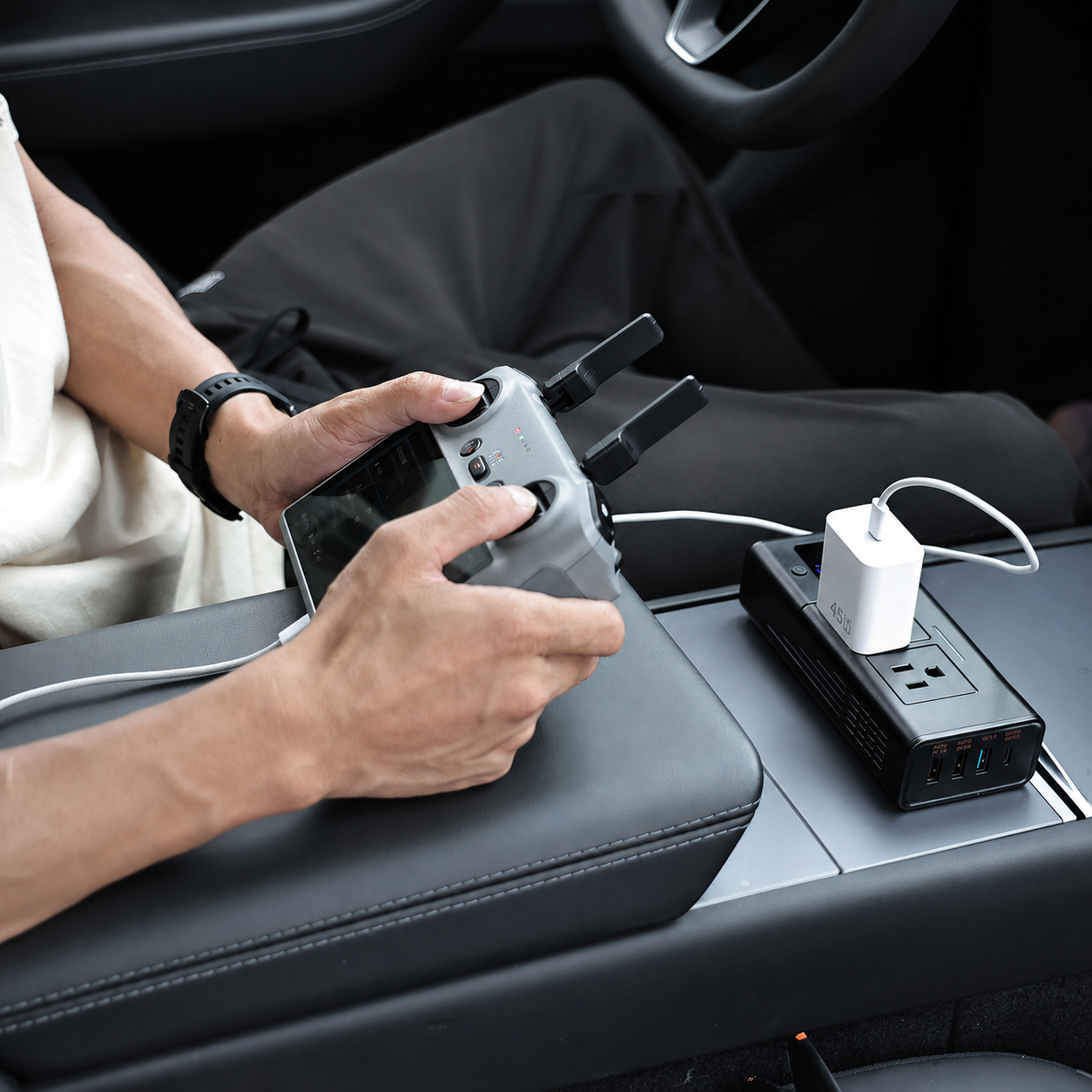 200W Car Power Inverter for Tesla, 12V DC to 110V AC Converter with PD 3.0 Fast Charging