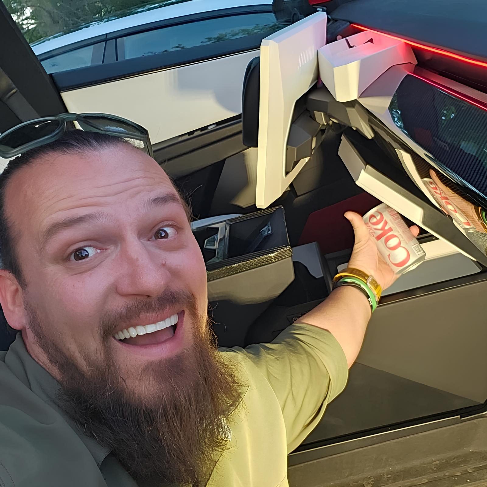 Tesstudio Tesla Cybertruck 18L central control refrigerator