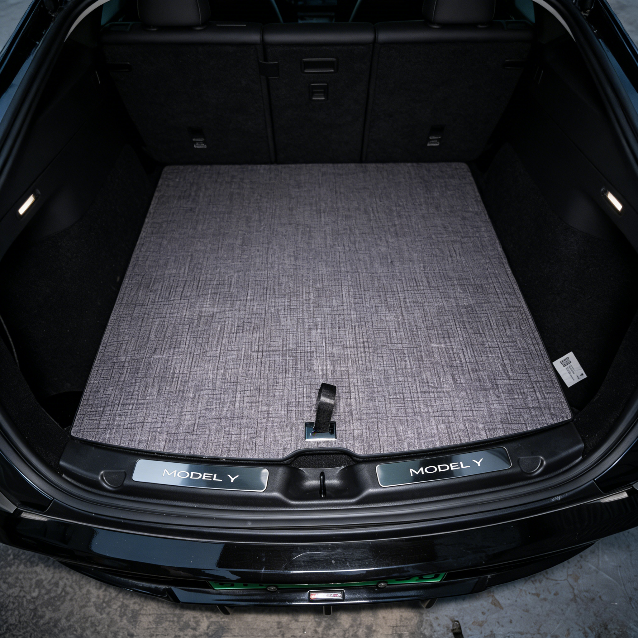 Model Y Juniper Trunk Illuminated Sill Plate