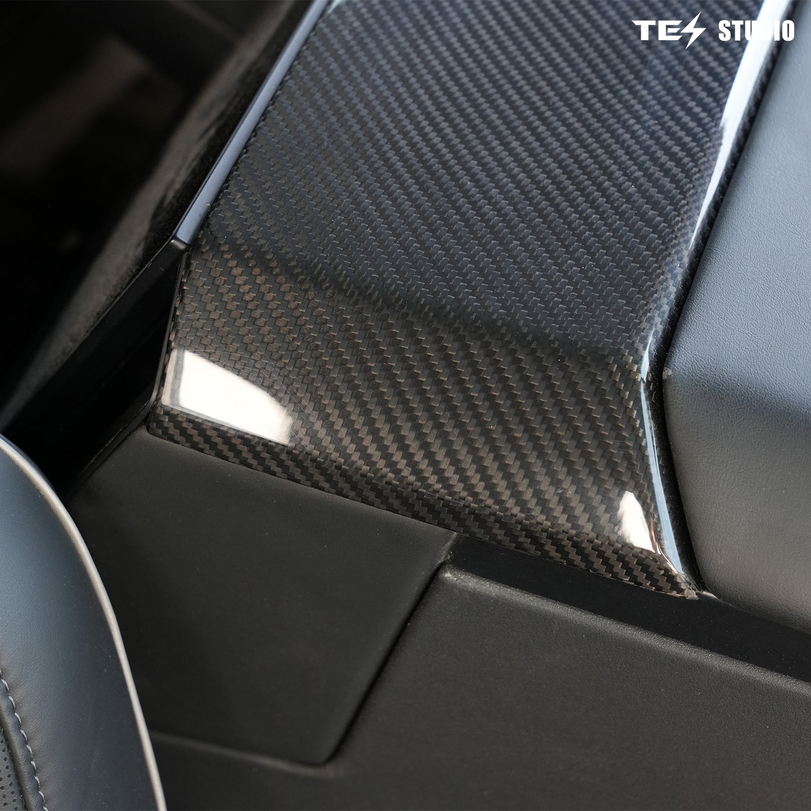 Tesla Cybertruck Accessories Cybertruck Real Carbon Fiber Backseat Top Ven Cover Tesstudio®