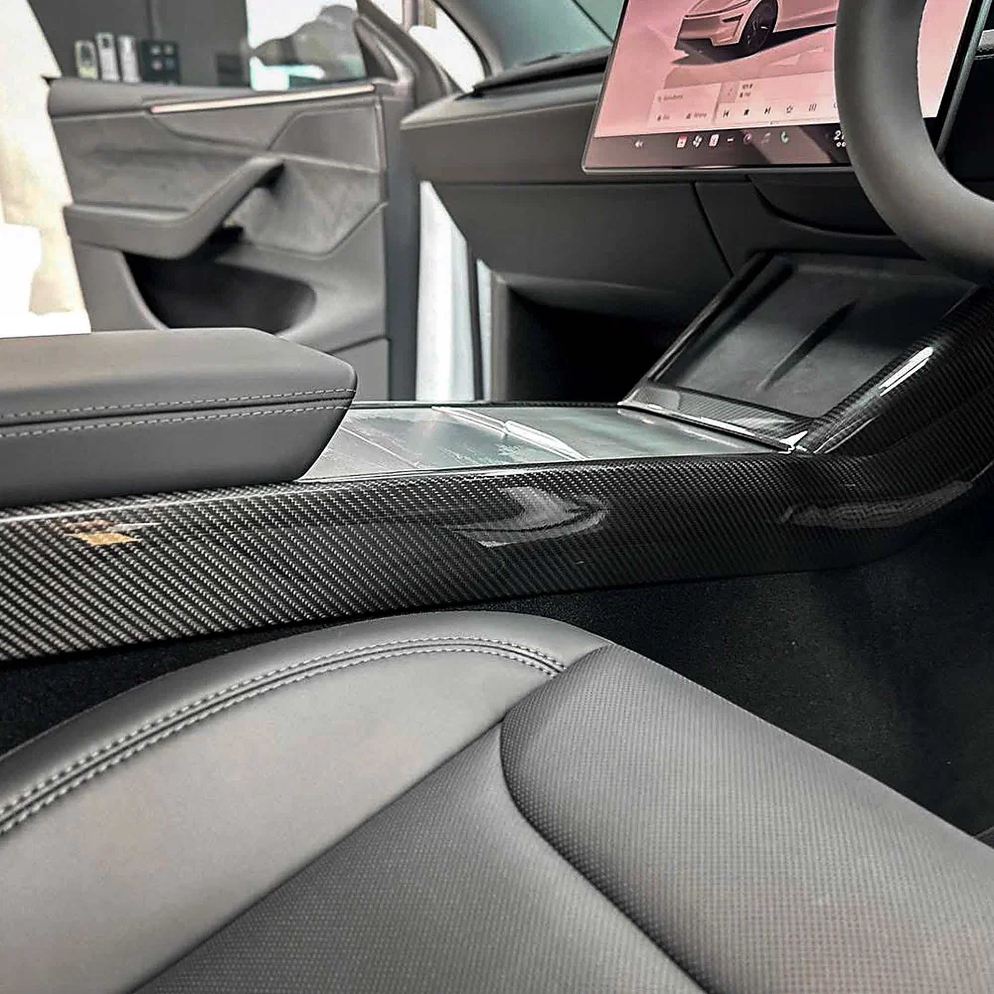 Carbon Fiber Center Console One-Piece Trim Frame for Tesla Model 3 Highland / Model Y Juniper / Model Y L