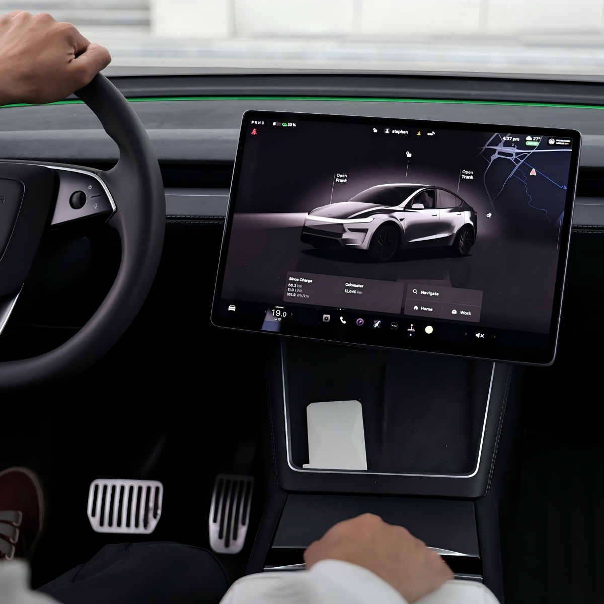 Powered Auto-Swivel Touchscreen Mount for Tesla Model 3/Y/3 Highland/Y Juniper - Tesstudio