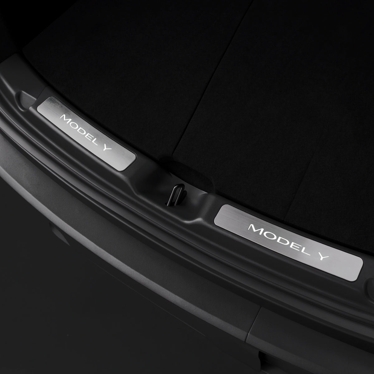 Model Y Juniper Trunk Illuminated Sill Plate