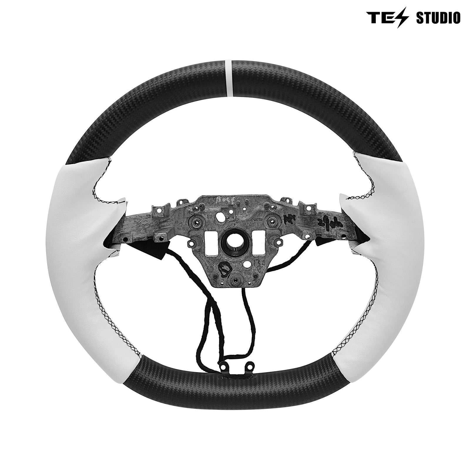 Tesla Model Y Juniper Steering Wheel Round Carbon Fiber Design Sport Styel Tesstudio®