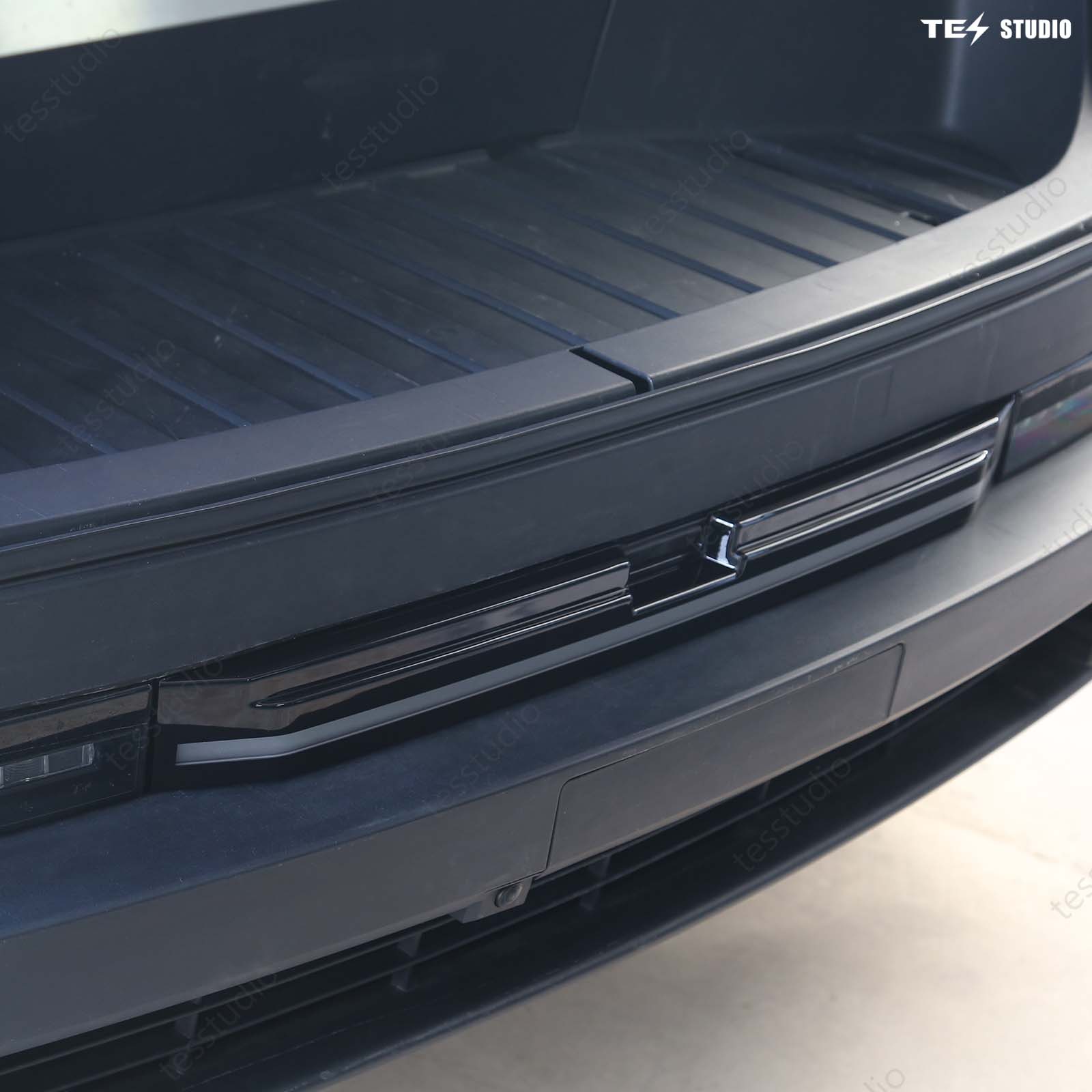 Tesla Cybertruck LED Light Bar Lower Grille Light Bar Kit Tesstudio®