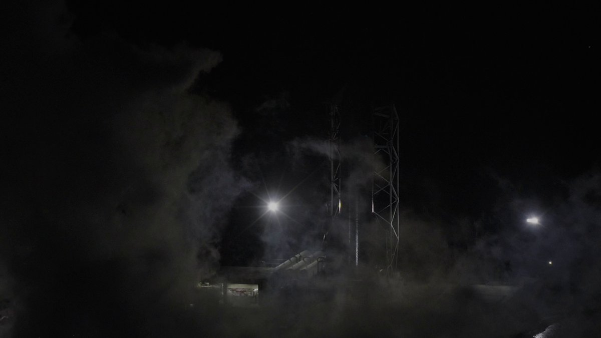 Starship fires six Raptor engines during SpaceX Flight 14 ground testing