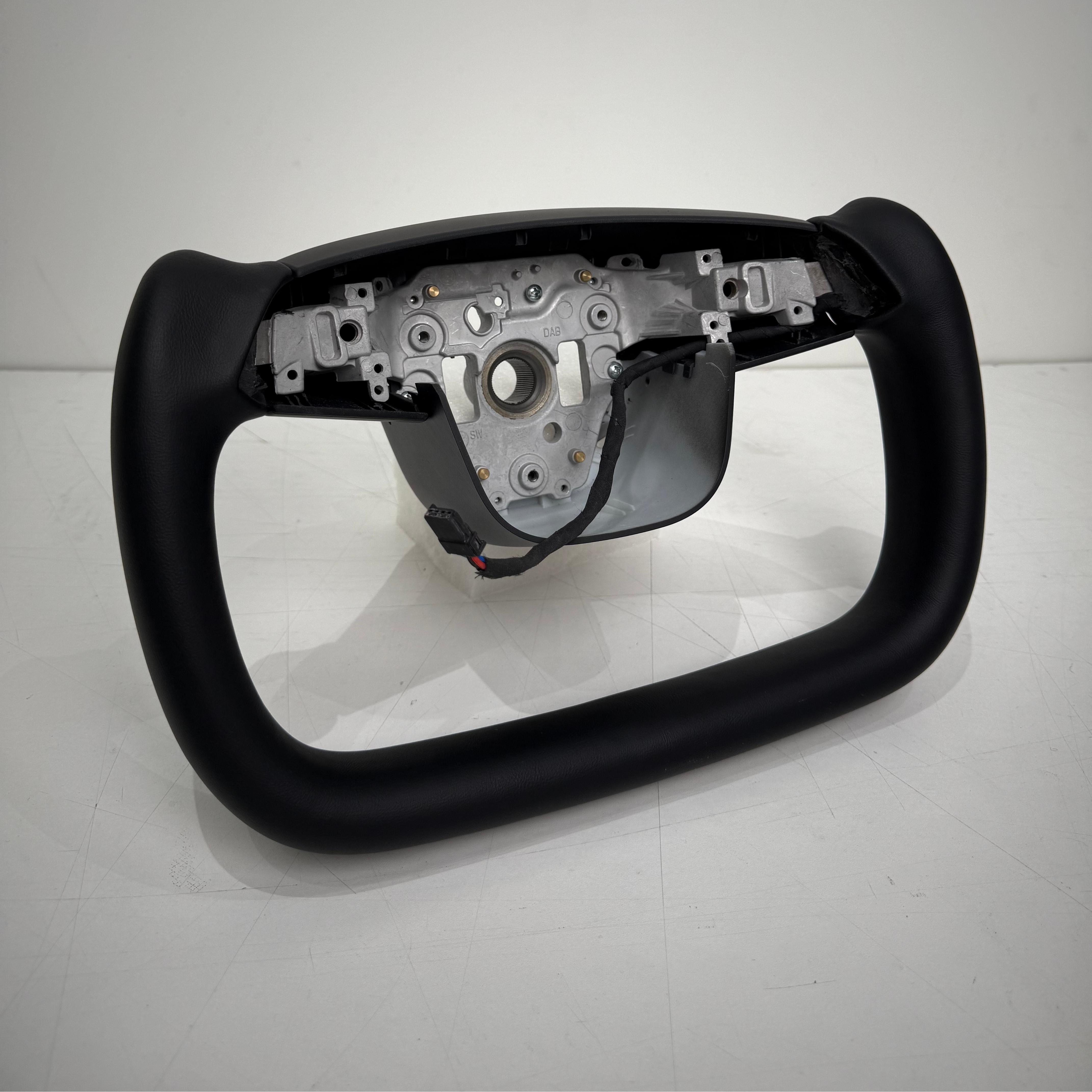 2025 2026 Tesstudio Model 3 Highland / Y juniper Premium Nappa Leather Yoke Steering Wheel V2