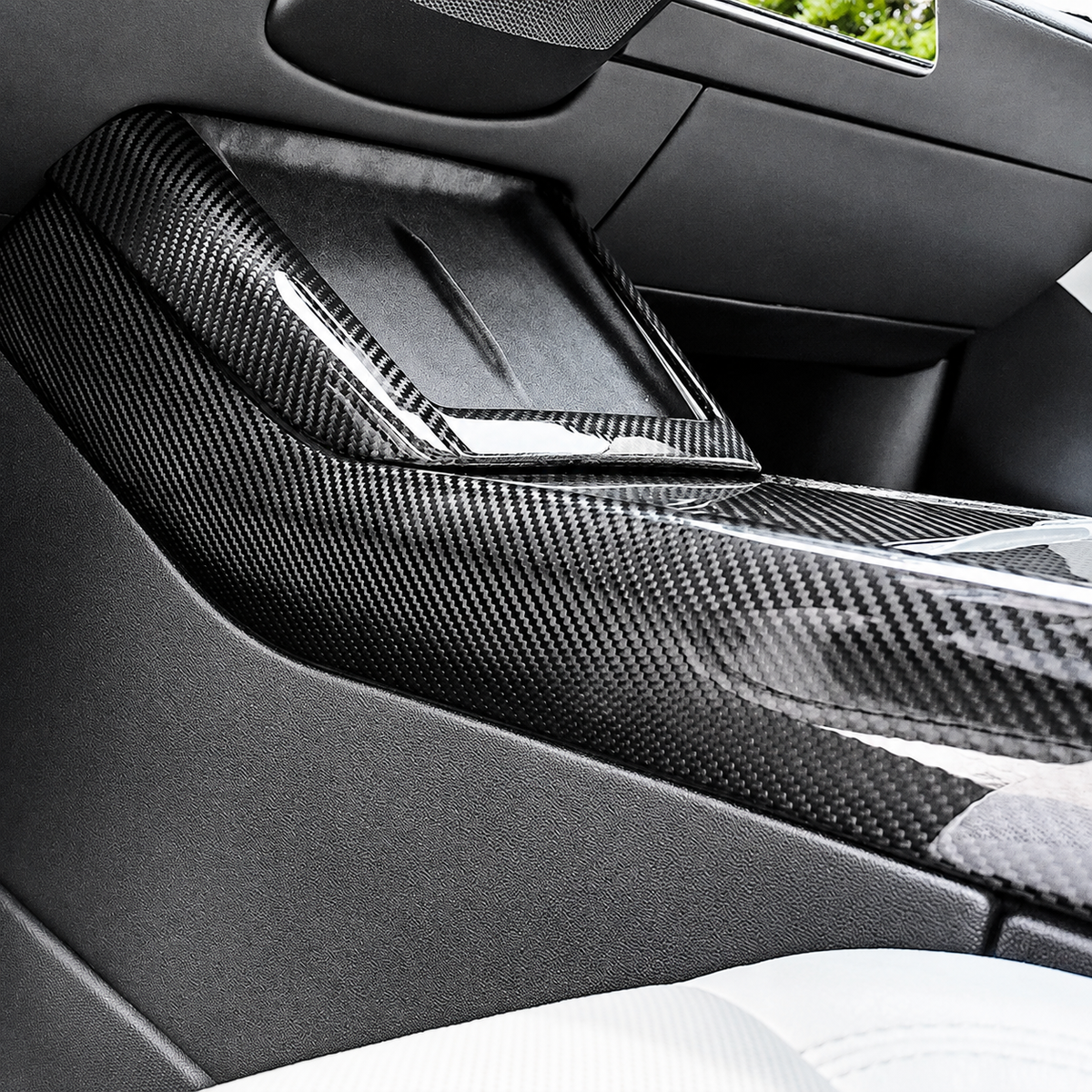 Carbon Fiber Center Console One-Piece Trim Frame for Tesla Model 3 Highland / Model Y Juniper / Model Y L