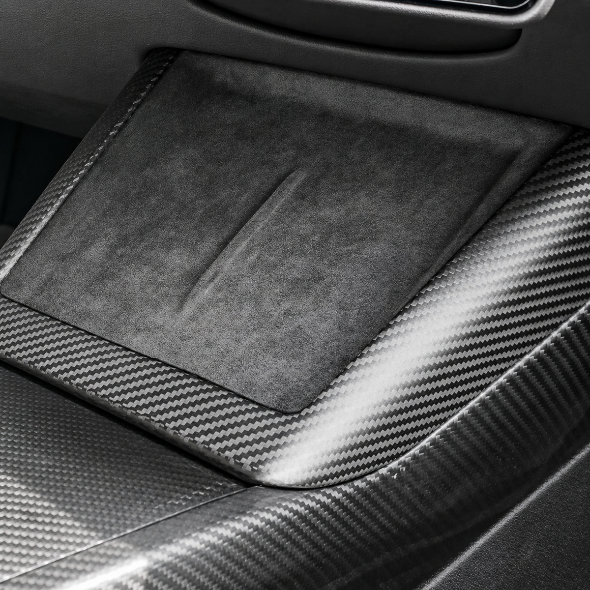 Carbon Fiber Center Console One-Piece Trim Frame for Tesla Model 3 Highland / Model Y Juniper / Model Y L
