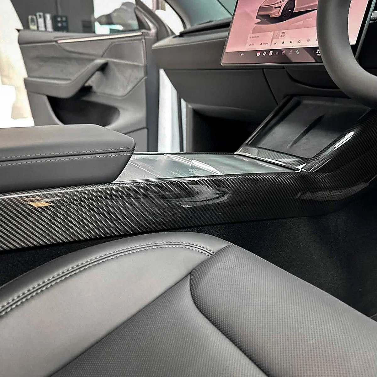 Carbon Fiber Center Console One-Piece Trim Frame for Tesla Model 3 Highland / Model Y Juniper / Model Y L