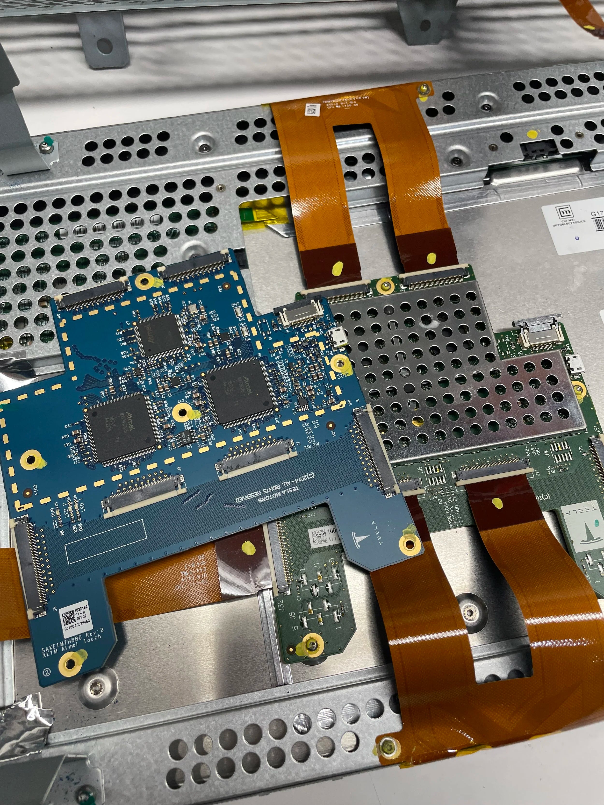 cost to wrap a tesla model 3 — close-up of primary feature