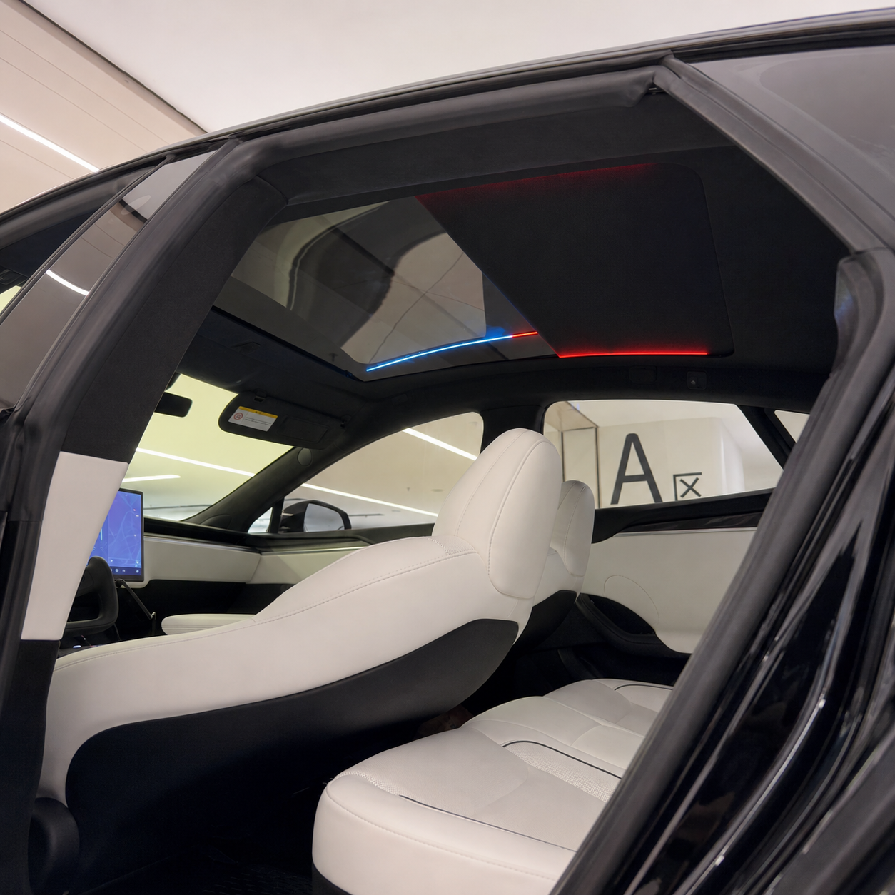 Electric Voice-Controlled Sunshade For Tesla Model S (2021-2026) - Tesstudio