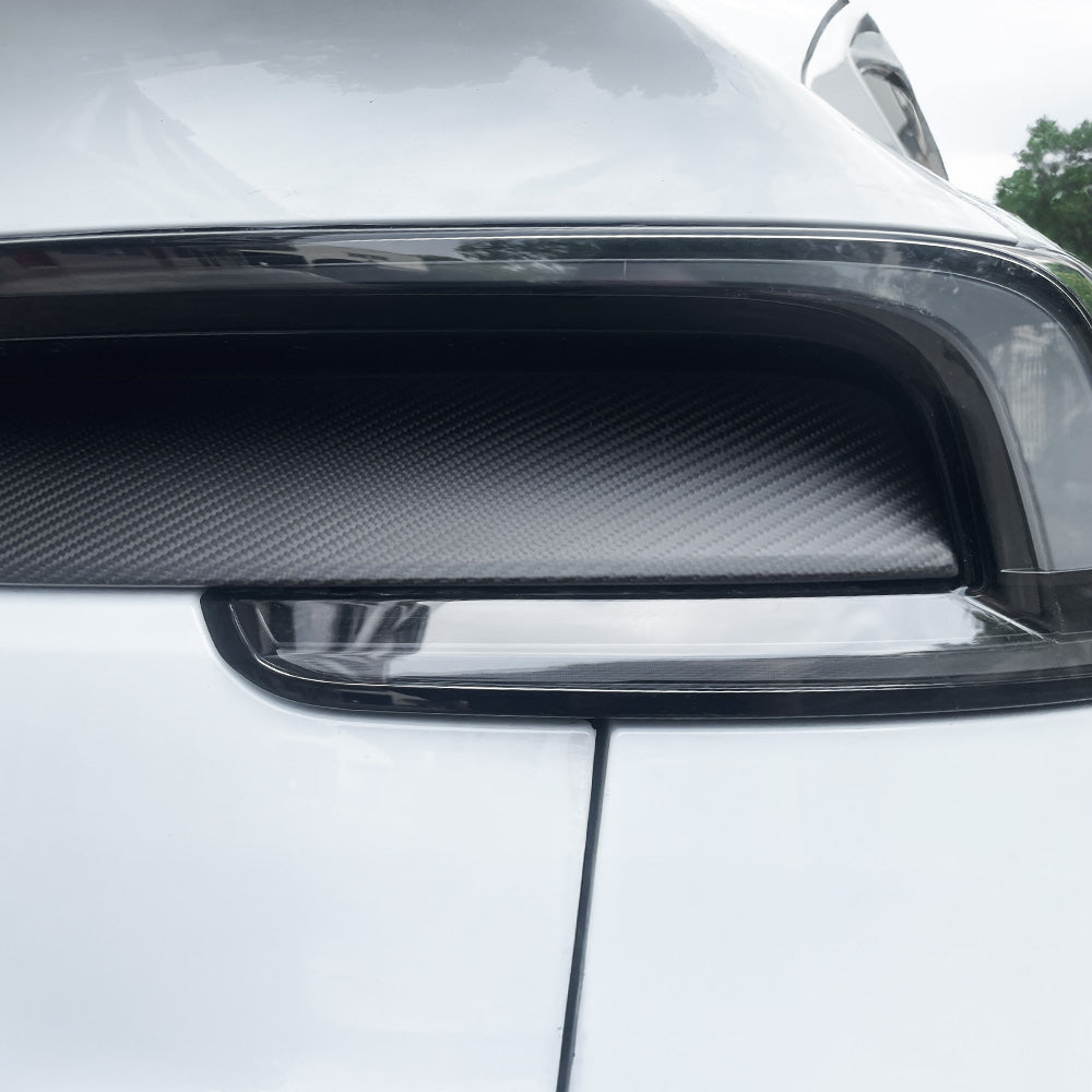 Tesla Model Y Juniper Carbon Fiber Lower Taillight Applique - Tesstudio