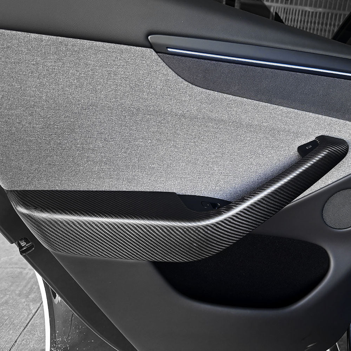 4-Piece Carbon Fiber Door Armrest Cover Set for Tesla Model Y Juniper / Model Y L