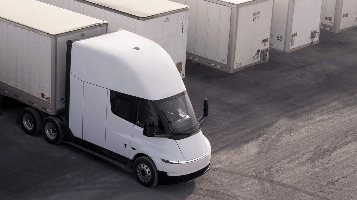 Detailed view of a Tesla Semi in the official Einride deployment photograph